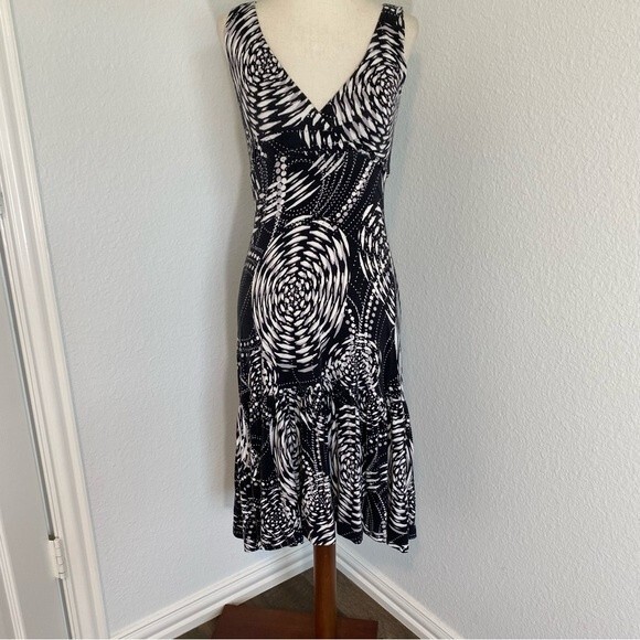 Karen Kane Sundress Midi V Neck Tier Ruffle Black White Abstract Design Size XS - Picture 2 of 7